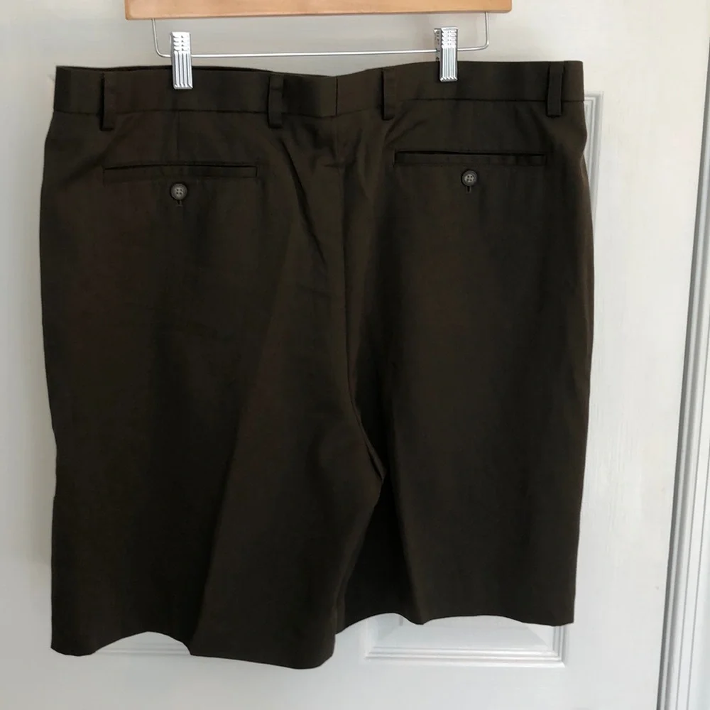 Cutter & Buck | NWT Olive Green Pleated Front Shorts📦